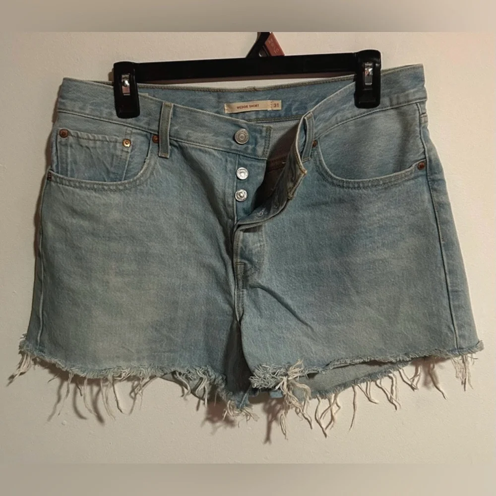 Levi's Wedgie Shorts with Frayed Hem size 31